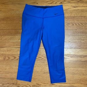 Nike Power Legendary Tight Dri-Fit Capri Legging